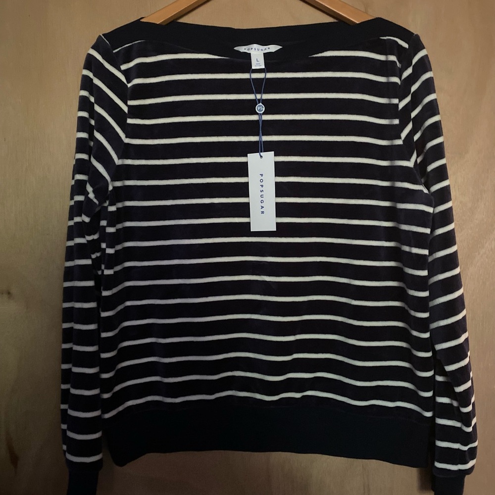 Black and white velvety feel top